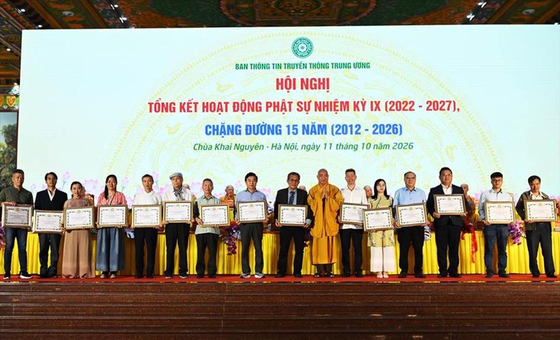 truyen-thong-phat-giao-viet-nam-sau-15-nam-tu-tin-phat-su-den-ket-noi-cong-dong_nguoiphattu_com_nhu luc pham ngoc son  (106).jpg